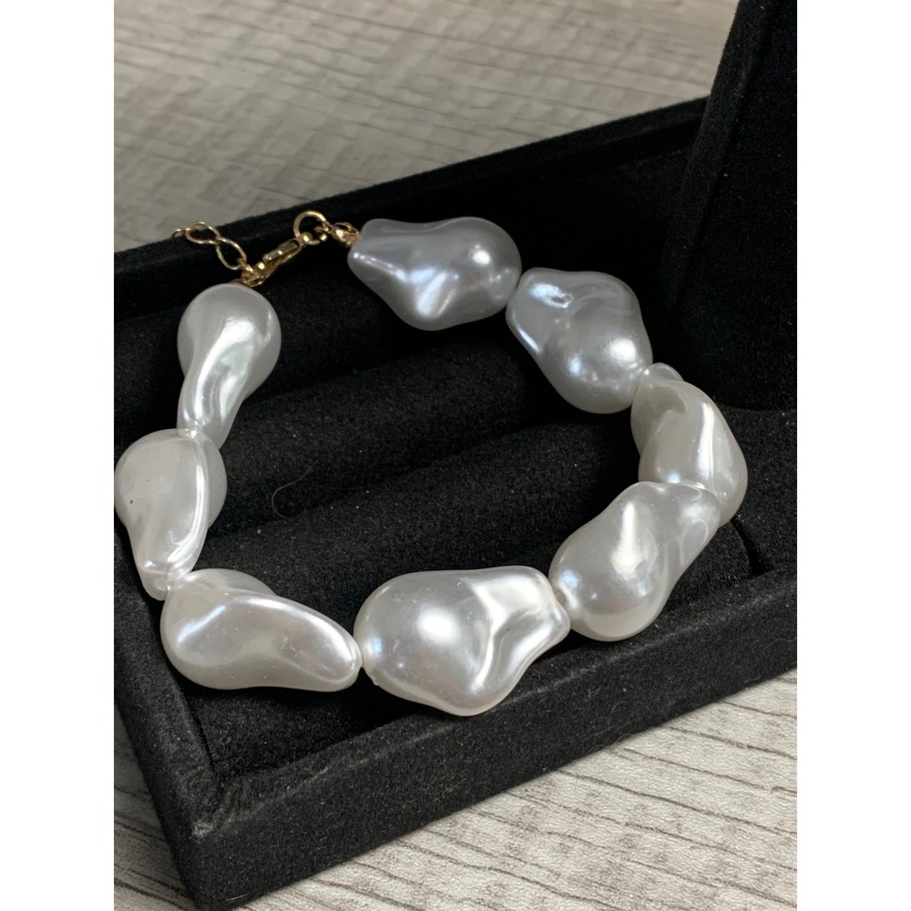 White Baroque Faux Pearl Bracelet Gold Tone Adjustable Lobster Clasp 6-8 Inch